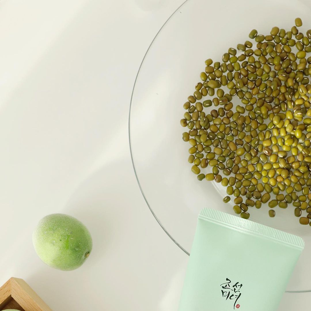 Green Plum Refreshing Cleanser